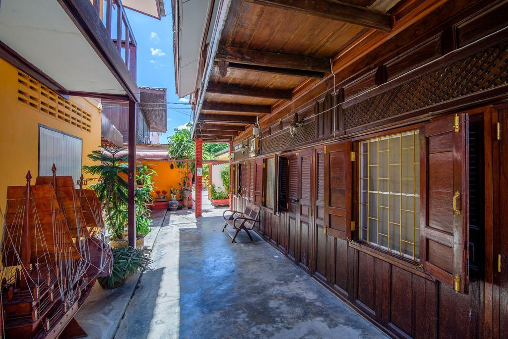 Pattana Guesthouse Hua Hin Exterior photo